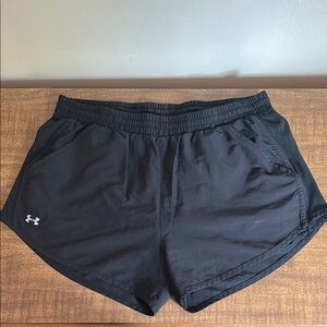 Under Armour Black Athletic Shorts Lightweight Performance with 2 pockets